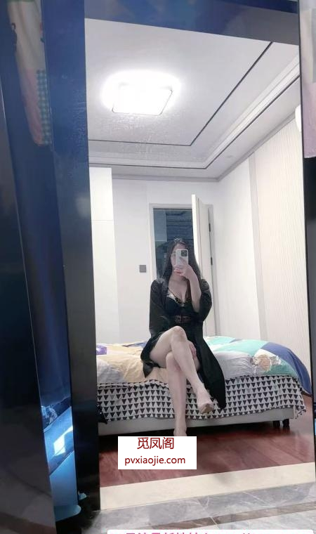 反差御姐明媚儿