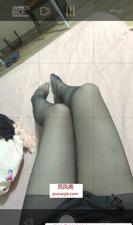 拥有E罩杯的苗条女